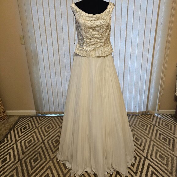 Stephen Yearick Pleated White Wedding Dress 12 - Picture 1 of 10